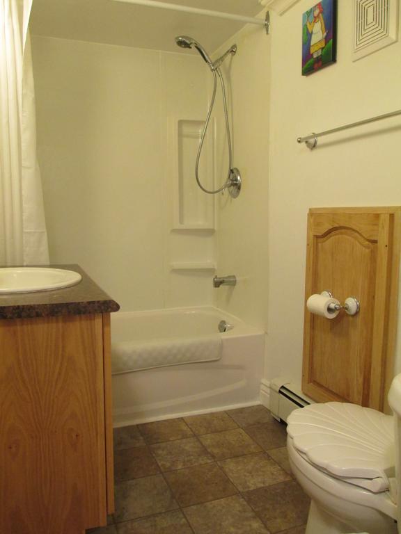 Comerford'S Ocean View Suites Holyrood Room photo