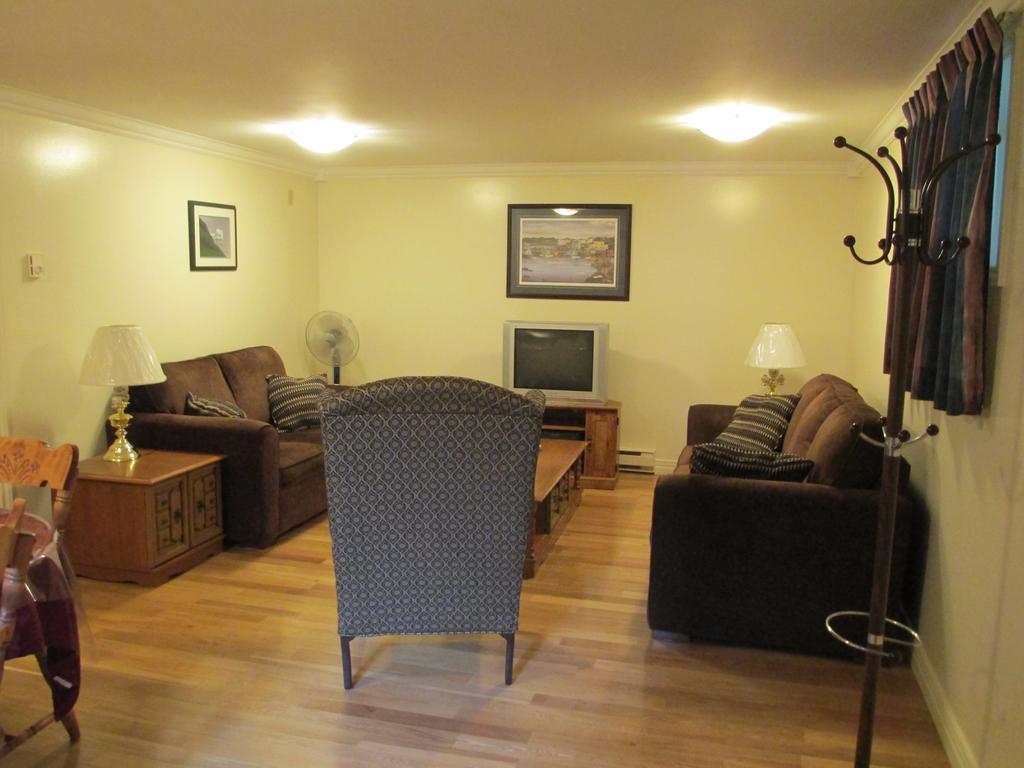 Comerford'S Ocean View Suites Holyrood Exterior photo